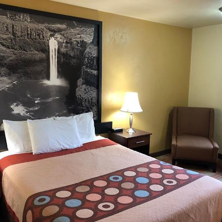 Super 8 By Wyndham Kennewick Motel Eksteriør billede